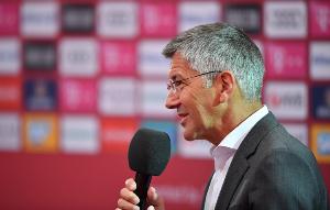 海纳：拜仁想利用转会窗增强实力，但我们也必须降低队内薪资水平