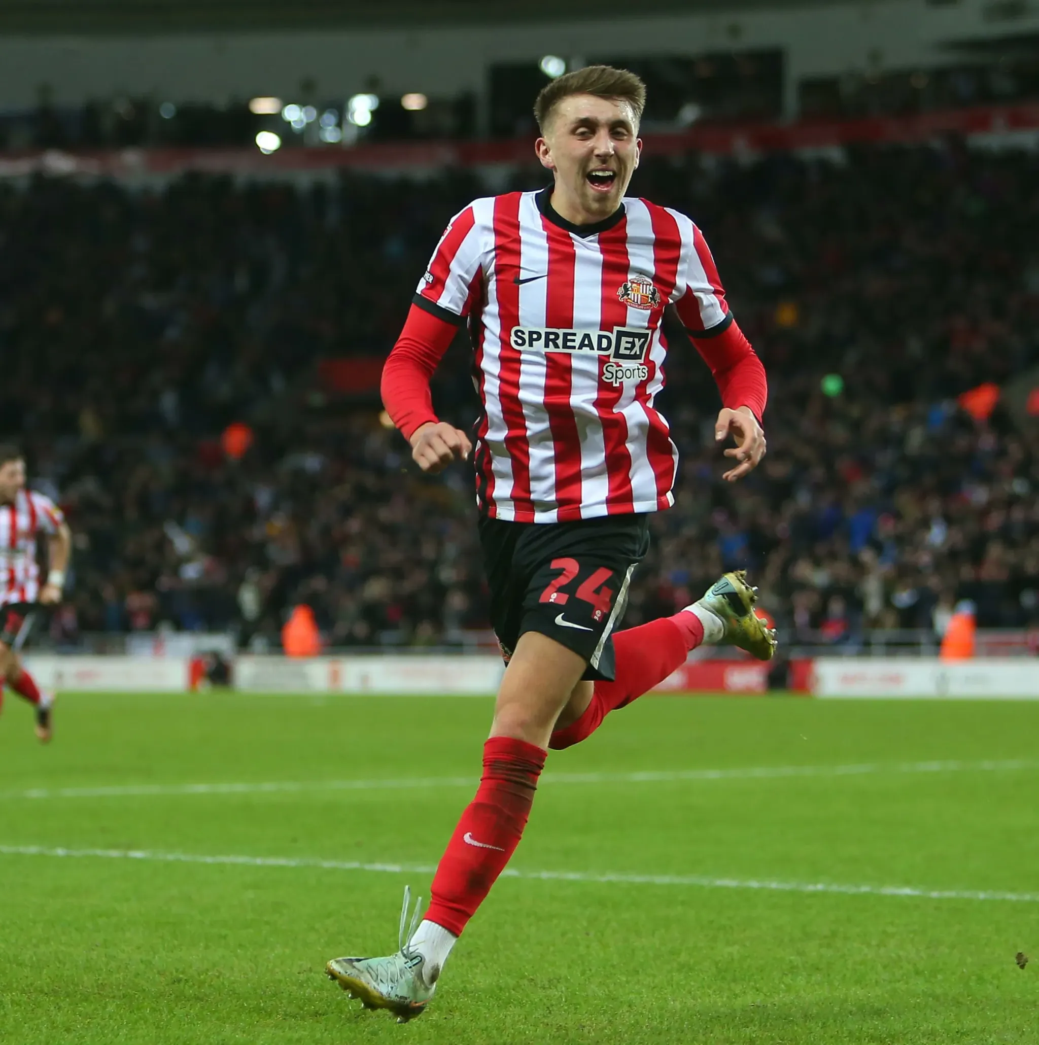 天空体育：桑德兰中场丹-尼尔敲定租借加盟伊普斯维奇