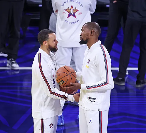 500万网彩票官网-引力值”榜单：库里、KD、东契奇连续四周排名前三